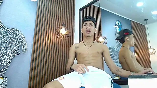 Snapshot of Skinny_cute_Alyer chatting on April 2026 02:27:02 AM Skinny cute Alyer online show from April 2026 02:27:02 AM
