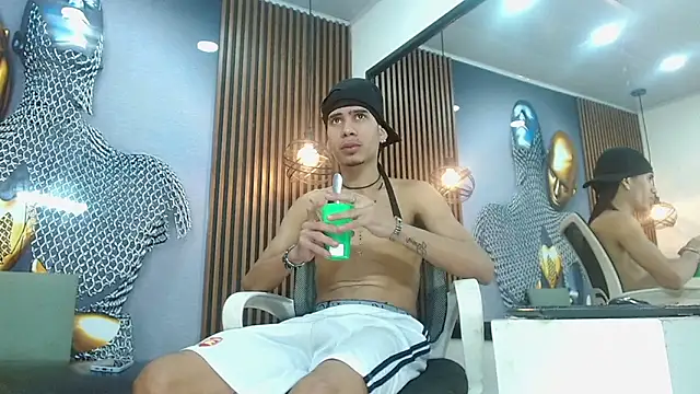 Snapshot of Skinny_cute_Alyer chatting on May 2026 02:08:01 AM Skinny cute Alyer online show from May 2026 02:08:01 AM