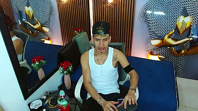 Snapshot of Skinny_cute_Alyer chatting on May 2026 02:18:02 AM Skinny cute Alyer online show from May 2026 02:18:02 AM