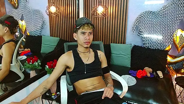 Snapshot of Skinny_cute_Alyer chatting on June 2026 02:23:01 AM Skinny cute Alyer online show from June 2026 02:23:01 AM