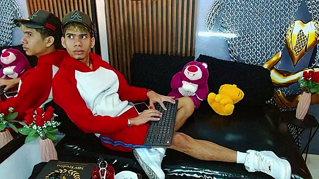 Snapshot of Skinny_cute_Alyer chatting on June 2026 02:21:01 AM Skinny cute Alyer online show from June 2026 02:21:01 AM