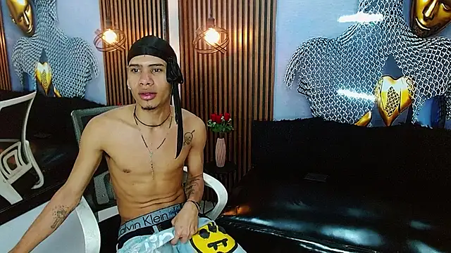 Snapshot of Skinny_cute_Alyer chatting on June 2026 07:18:01 PM Skinny cute Alyer online show from June 2026 07:18:01 PM