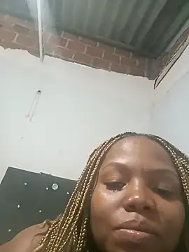 yeimilanegra online show from April 2026 05:10:01 AM