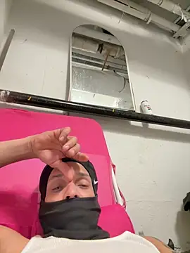 Snapshot of Thurealsexy chatting on April 2026 07:19:01 PM Thurealsexy online show from April 2026 07:19:01 PM