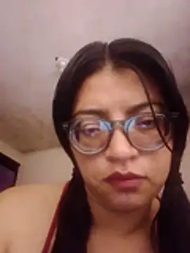 Snapshot of SOFI__10 chatting on April 2026 05:45:01 AM SOFI 10 online show from April 2026 05:45:01 AM