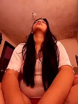 Snapshot of SOFI__10 chatting on May 2026 04:19:02 AM SOFI 10 online show from May 2026 04:19:02 AM