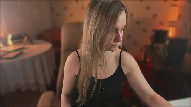 MiaSparkes online show from May 2026 11:49:01 AM