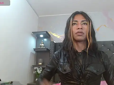Snapshot of Naomisaenz01 chatting on May 2026 06:54:02 AM Naomisaenz01 online show from May 2026 06:54:02 AM