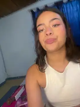 Snapshot of Megan-Moon chatting on June 2026 09:35:02 PM Megan-Moon online show from June 2026 09:35:02 PM