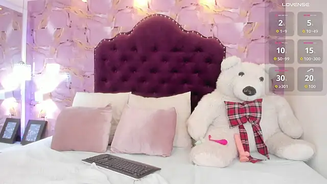 luna bloomm  online show from June 2026 04:10:01 AM