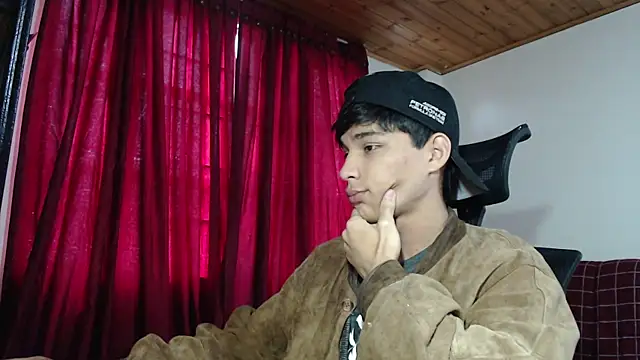 Snapshot of Marck-Pro chatting on July 2026 12:20:01 PM Marck-Pro online show from July 2026 12:20:01 PM