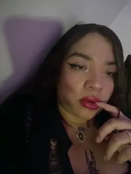 Snapshot of midarixxx chatting on May 2026 06:20:01 AM midarixxx online show from May 2026 06:20:01 AM