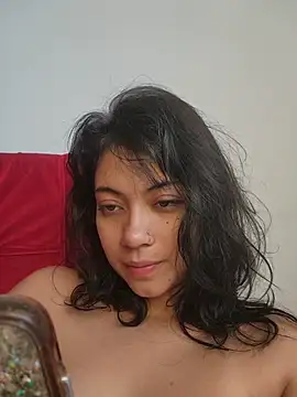 Snapshot of NefertitiXO chatting on May 2026 10:27:02 PM NefertitiXO online show from May 2026 10:27:02 PM