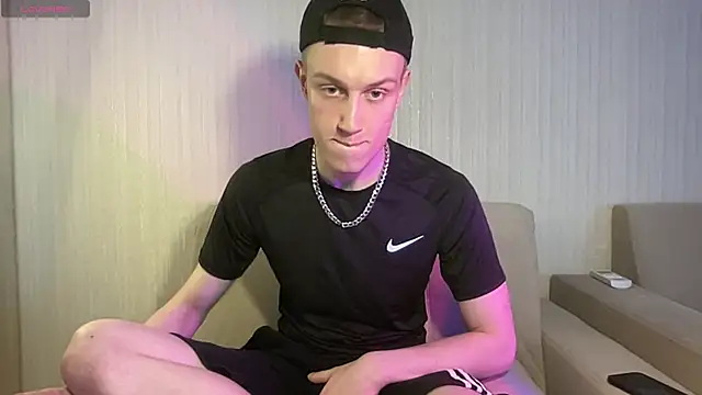 Snapshot of Travis_Gracile chatting on April 2026 09:14:01 AM Travis Gracile online show from April 2026 09:14:01 AM