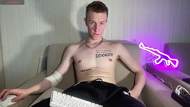 Snapshot of Travis_Gracile chatting on June 2026 09:11:02 AM Travis Gracile online show from June 2026 09:11:02 AM