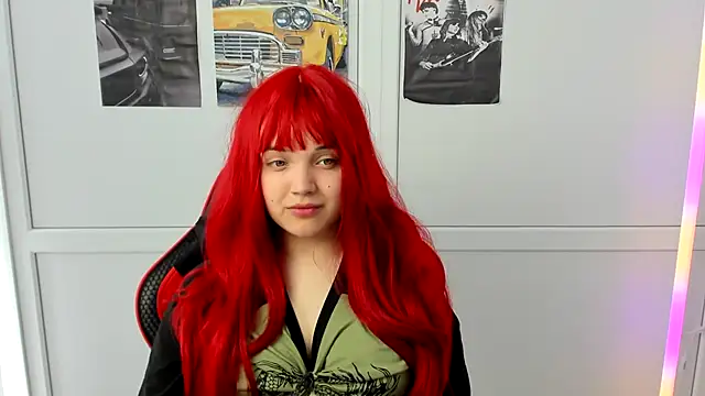 Snapshot of Caroline_cutte chatting on April 2026 07:30:02 AM Caroline cutte online show from April 2026 07:30:02 AM