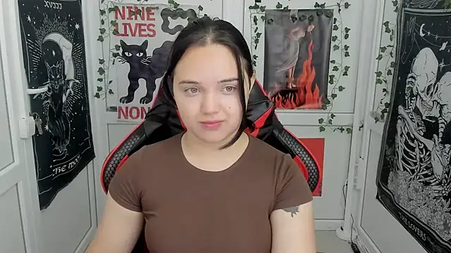 Snapshot of Caroline_cutte chatting on July 2026 06:43:02 AM Caroline cutte online show from July 2026 06:43:02 AM