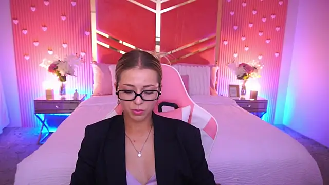Snapshot of DoveLovee chatting on July 2026 05:56:02 AM DoveLovee online show from July 2026 05:56:02 AM