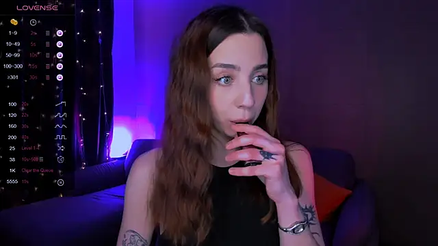 Snapshot of CharliGrace_ chatting on April 2026 09:08:01 AM CharliGrace online show from April 2026 09:08:01 AM