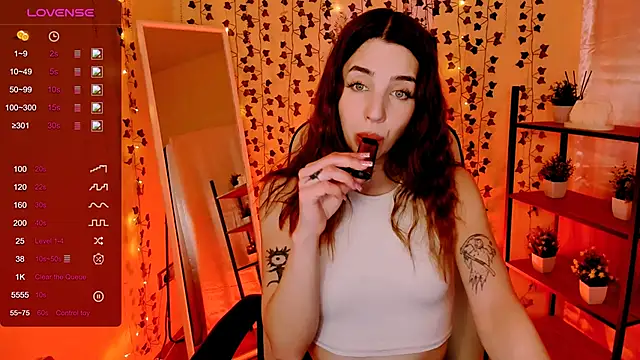 Snapshot of CharliGrace_ chatting on May 2026 08:22:02 AM CharliGrace online show from May 2026 08:22:02 AM