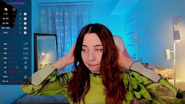 Snapshot of CharliGrace_ chatting on May 2026 08:10:02 AM CharliGrace online show from May 2026 08:10:02 AM