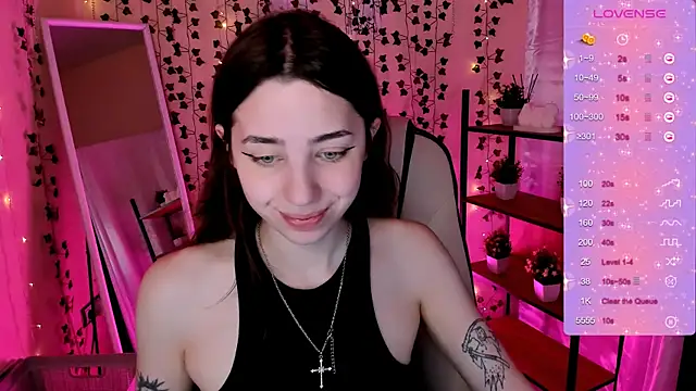Snapshot of CharliGrace_ chatting on May 2026 07:28:02 AM CharliGrace online show from May 2026 07:28:02 AM