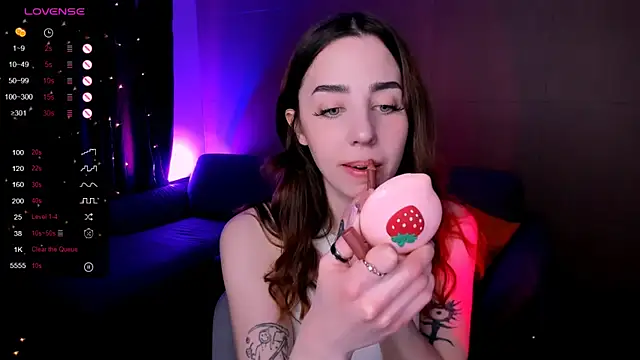 Snapshot of CharliGrace_ chatting on May 2026 08:10:01 AM CharliGrace online show from May 2026 08:10:01 AM