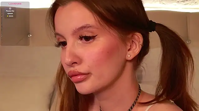 Snapshot of Molly__Quinn chatting on April 2026 05:41:02 PM Molly Quinn online show from April 2026 05:41:02 PM
