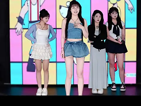 zhangqiqi1 online show from April 2026 02:44:01 PM