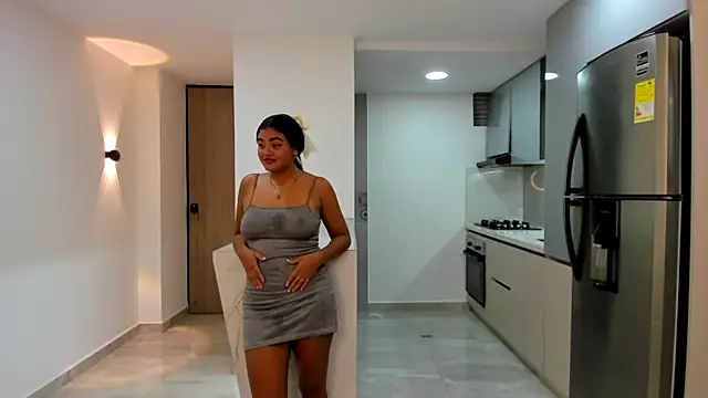 Snapshot of Luxury_pleasure_2 chatting on April 2026 12:54:02 AM Luxury pleasure 2 online show from April 2026 12:54:02 AM