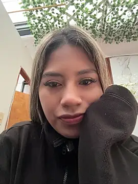 Kimmiebellarie online show from June 2026 12:10:02 PM