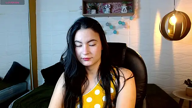 Snapshot of rosaleia_ chatting on May 2026 05:12:01 AM rosaleia online show from May 2026 05:12:01 AM