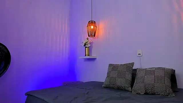 Snapshot of fatima-milf chatting on April 2026 01:22:02 AM fatima-milf online show from April 2026 01:22:02 AM