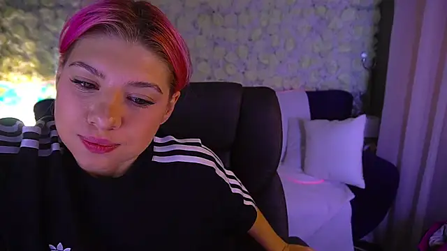PinkyTrix online show from May 2026 05:35:01 AM