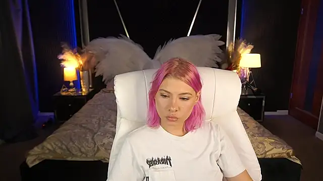 Snapshot of PinkyTrix chatting on July 2026 07:19:02 PM PinkyTrix online show from July 2026 07:19:02 PM