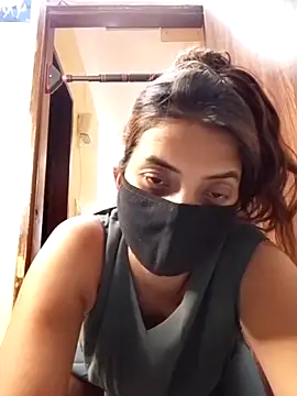 Snapshot of sima_loves chatting on April 2026 10:02:02 AM sima loves online show from April 2026 10:02:02 AM