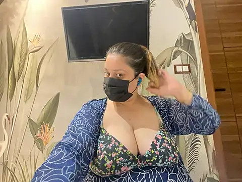 kavyasingh36 online show from May 2026 11:23:04 PM
