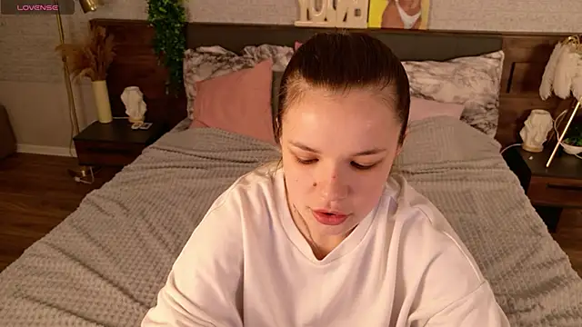 Snapshot of KimEvanss chatting on May 2026 05:12:02 AM KimEvanss online show from May 2026 05:12:02 AM