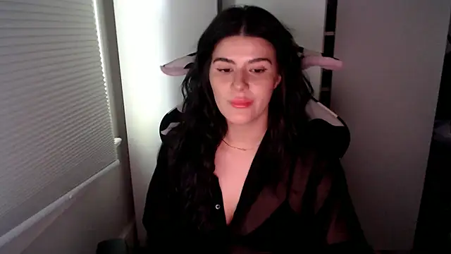 cassiealvarez online show from May 2026 09:30:02 PM