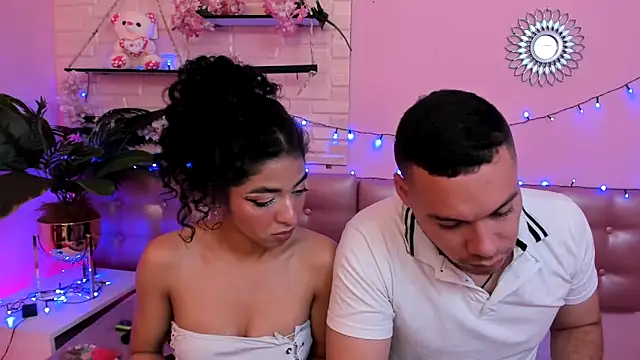 Aronandmoli69 online show from April 2026 01:41:02 PM