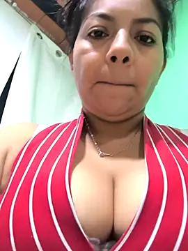 Snapshot of Tamaraxxx_hot chatting on April 2026 06:03:01 AM Tamaraxxx hot online show from April 2026 06:03:01 AM