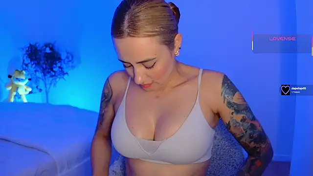 Snapshot of pennyyy_ chatting on June 2026 02:20:02 PM pennyyy online show from June 2026 02:20:02 PM