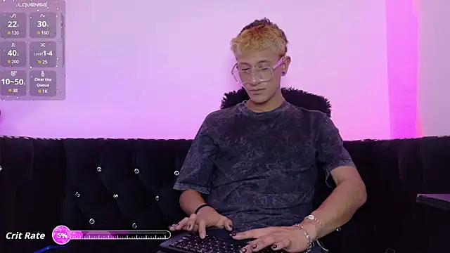Snapshot of Damian_nix chatting on May 2026 05:45:01 AM Damian nix online show from May 2026 05:45:01 AM