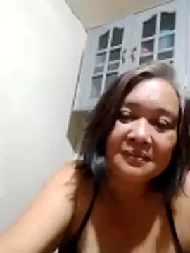 Snapshot of jeanyummytits chatting on May 2026 01:39:01 PM jeanyummytits online show from May 2026 01:39:01 PM