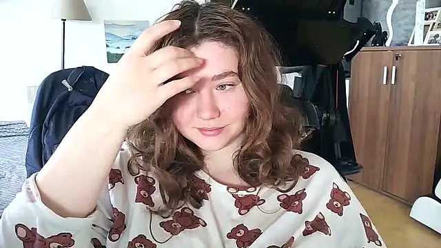 AmeliFoxi online show from April 2026 08:17:01 AM