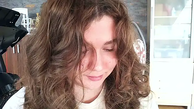AmeliFoxi online show from April 2026 12:25:01 PM