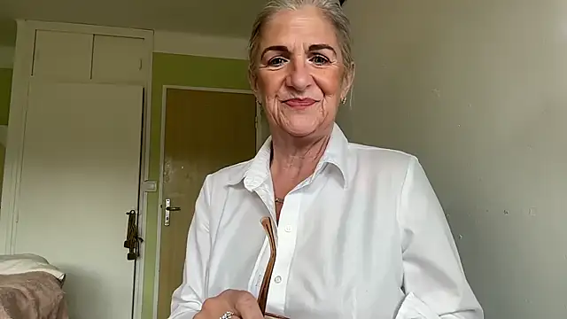 Snapshot of NaughtyMonicaUK chatting on May 2026 07:27:02 AM NaughtyMonicaUK online show from May 2026 07:27:02 AM