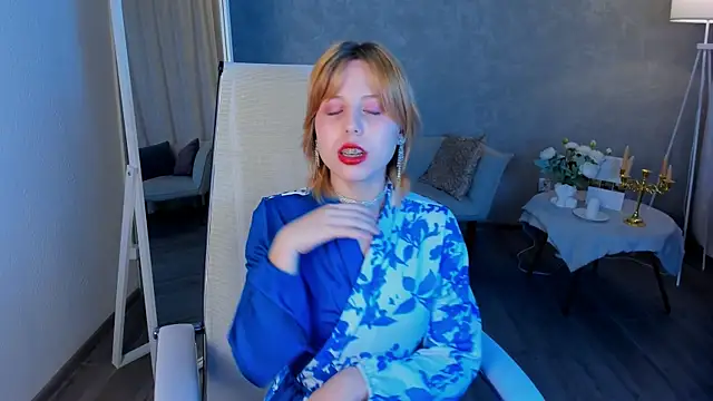 VivienneHebert online show from April 2026 10:07:02 AM