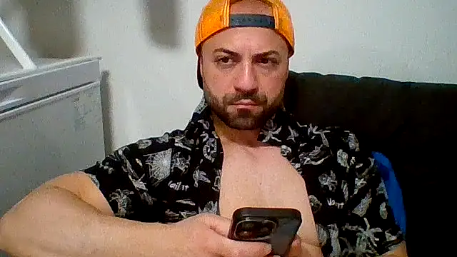 Snapshot of colaandgin chatting on June 2026 11:14:01 PM colaandgin online show from June 2026 11:14:01 PM