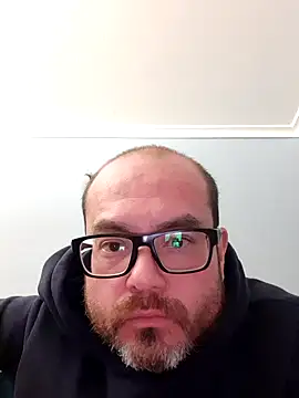 Snapshot of Dragon1933 chatting on June 2026 05:47:01 AM Dragon1933 online show from June 2026 05:47:01 AM